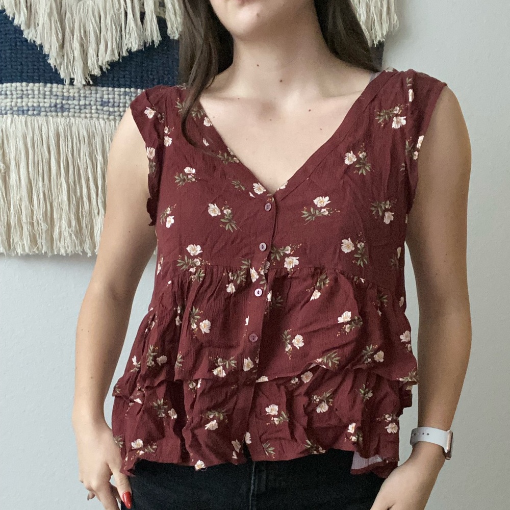 American Eagle floral button up tank